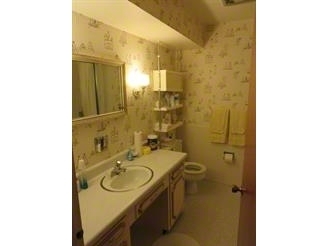 Interior Photo - 304-318 N 6th St