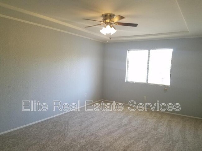 Building Photo - 1013 S Sunshine Ave