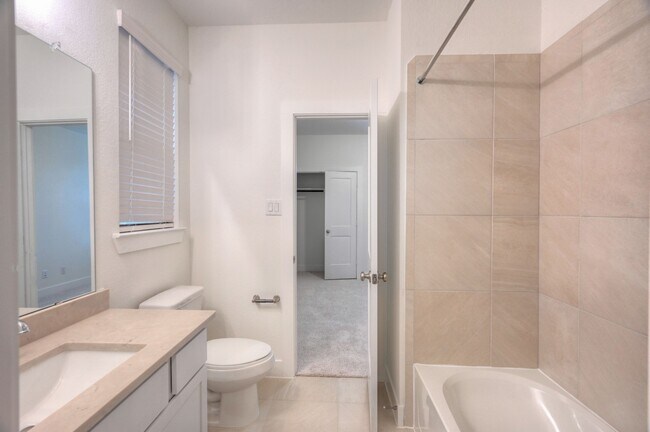 Building Photo - 1535 Crystal Stream Dr