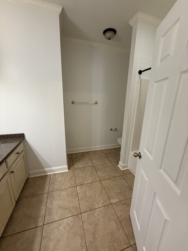 Building Photo - 132 Laurelwood Ct