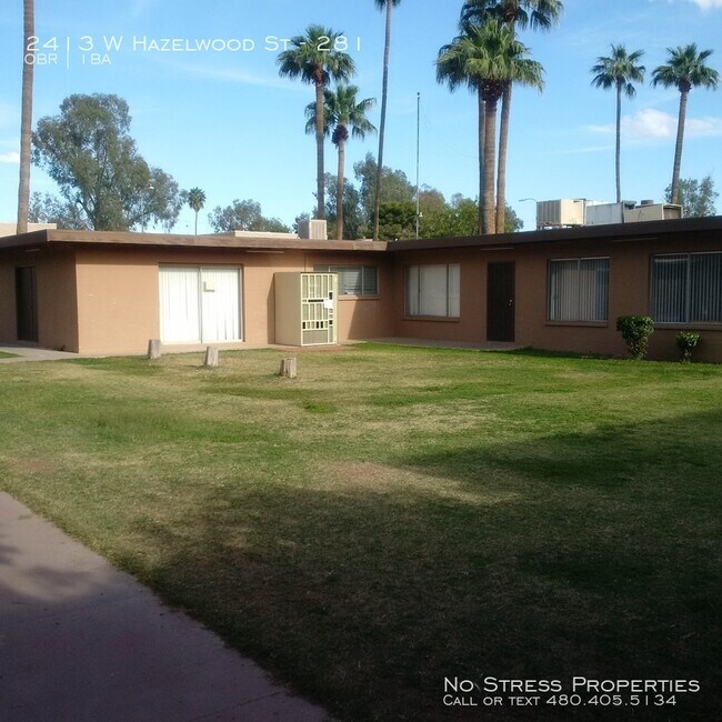 Building Photo - Studio off Camelback Rd & I17 Freeway!