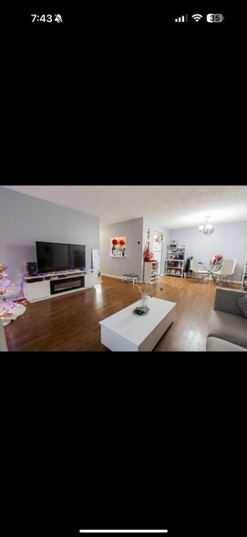 Building Photo - 103 Colonel Bell Dr