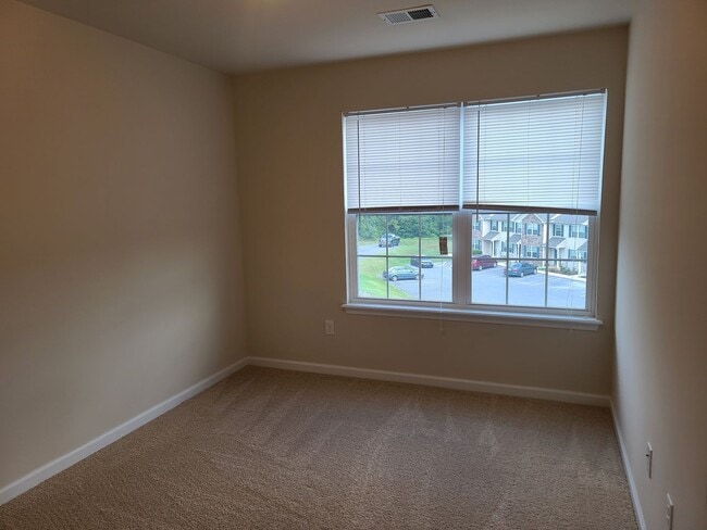 Building Photo - 3 Bedroom Townhome for Rent in Waynesboro