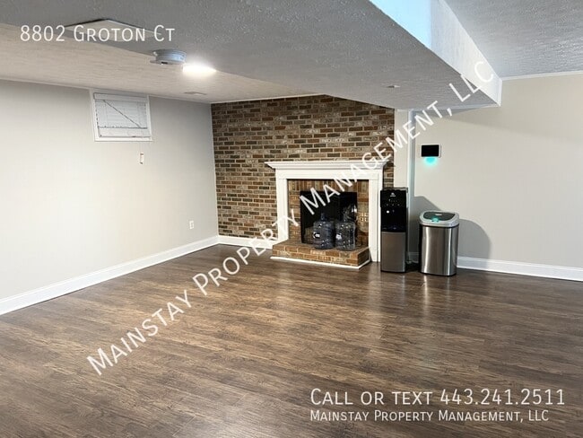 Building Photo - 8802 Groton Ct