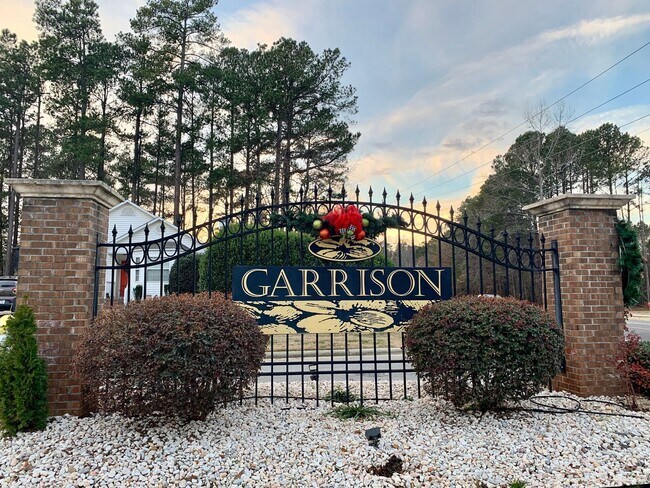 Building Photo - Clayton Ranch, 3 Bedrooms, Large Yard, App...