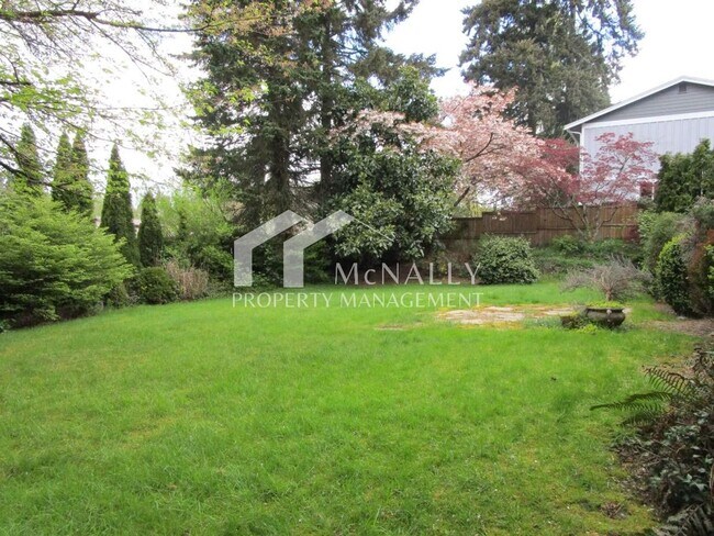 Building Photo - Lovely 3 Bedroom 1 Bath Home in Gig Harbor