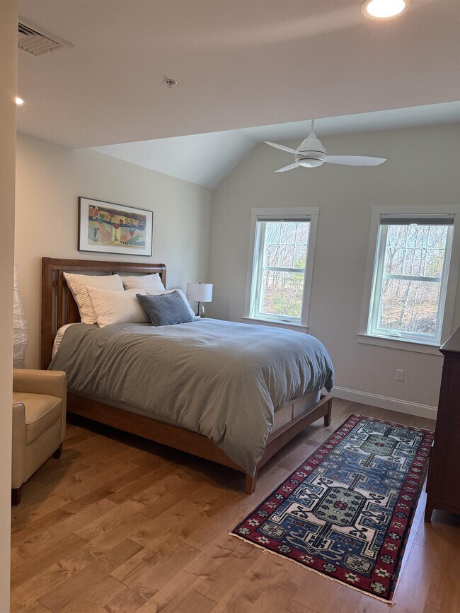 Building Photo - 293 Peverly Hill Rd