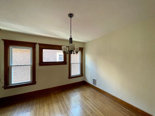 Building Photo - 786 McKinley Pkwy