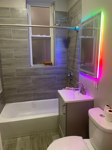 Building Photo - 6326 S Saint Lawrence Ave