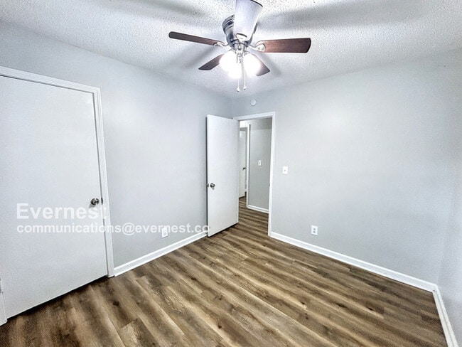 Building Photo - 4280 Valley Grove Dr