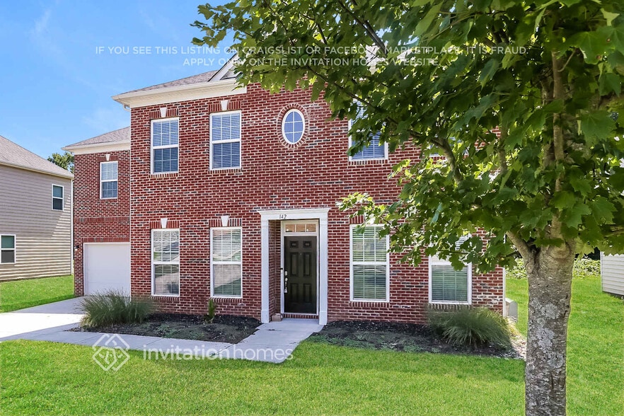 Building Photo - 142 Sassafras Rd