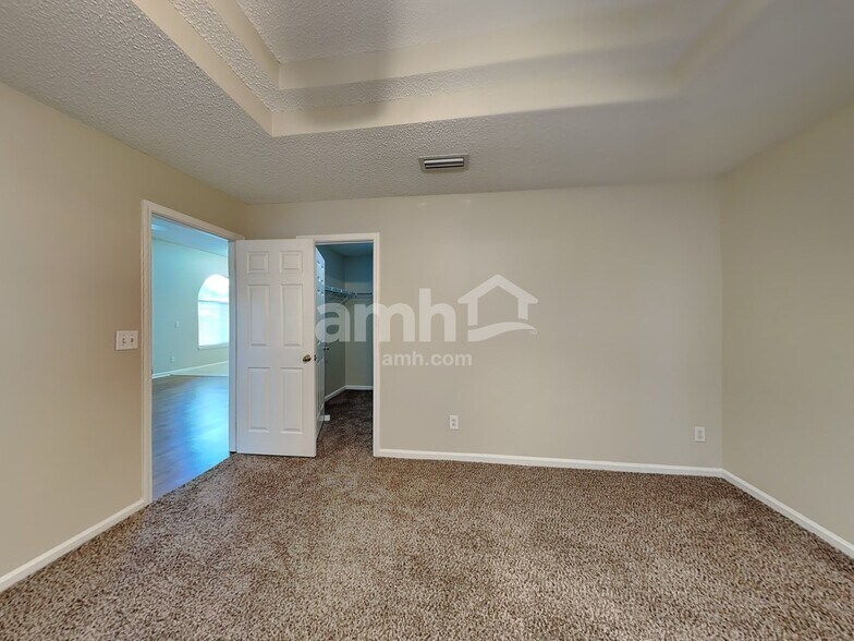 Building Photo - 12782 Guernsey St