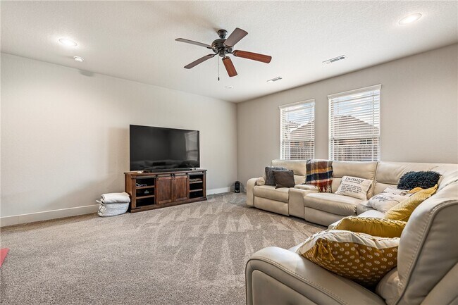 Building Photo - 1221 Stoneybrook Ln