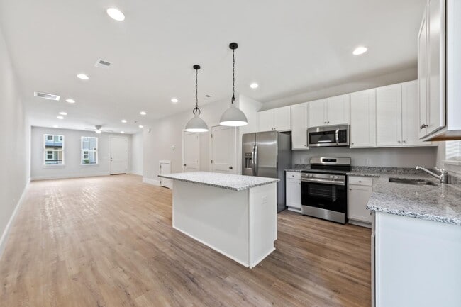 Building Photo - 503 N Walnut St