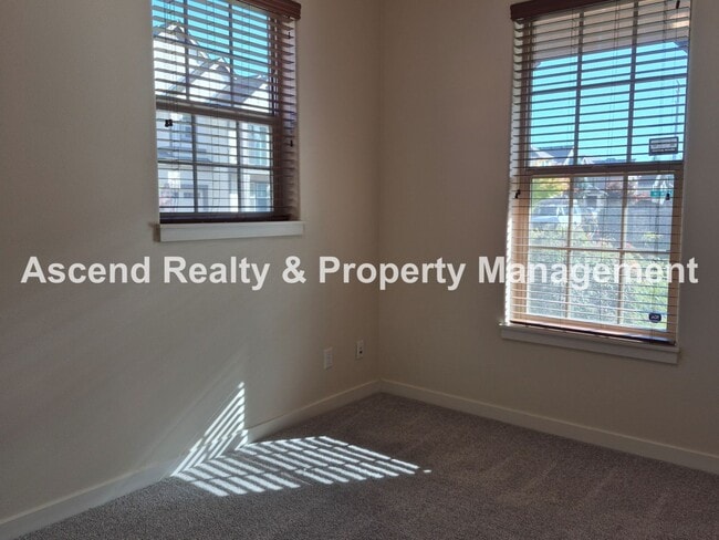 Building Photo - **Move In Special** Available Immediately ...