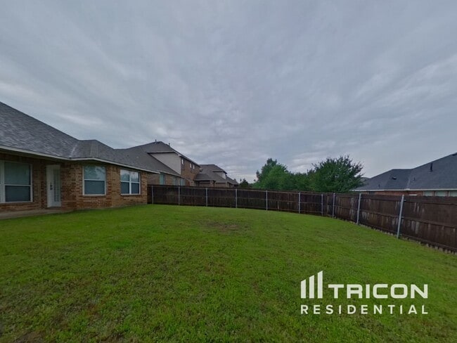 Building Photo - 515 Crownpoint Ln
