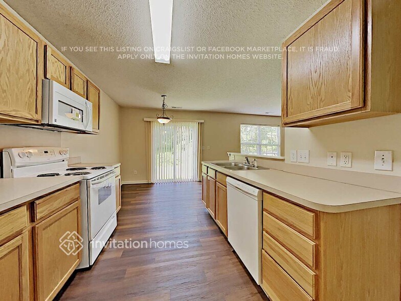 Building Photo - 2636 Captains Watch Rd NE