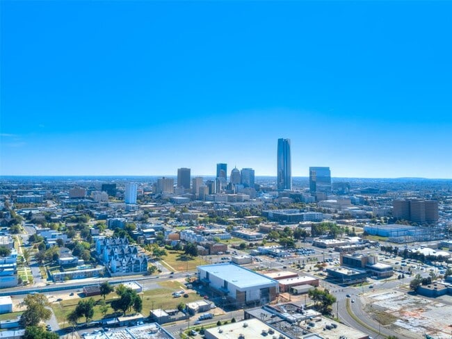 Building Photo - 1215 NW 8th St