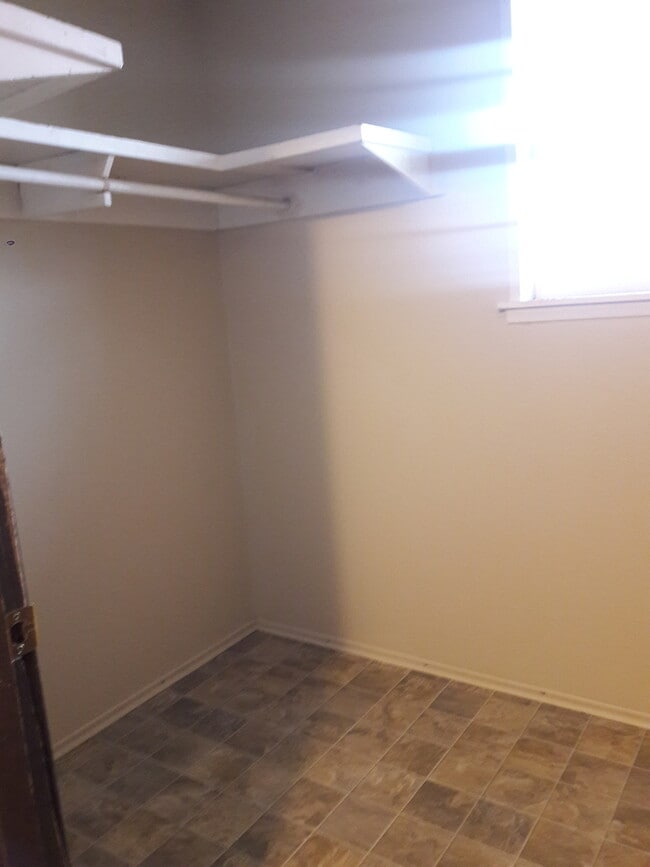Building Photo - Pasco 4-Plex Apartment Close to Schools & ...