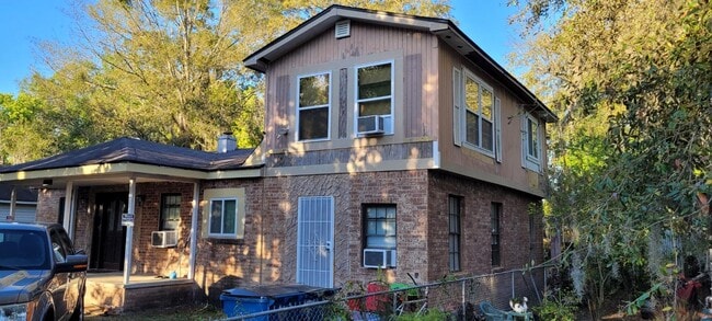 Primary Photo - 2008 Tillman Ave