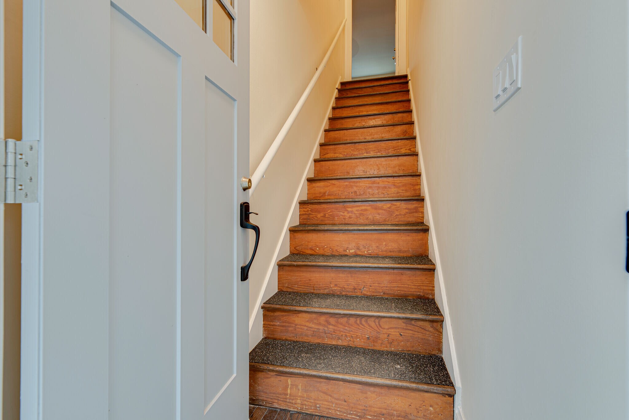 Stairs to unit - 1109 Graybar Ln