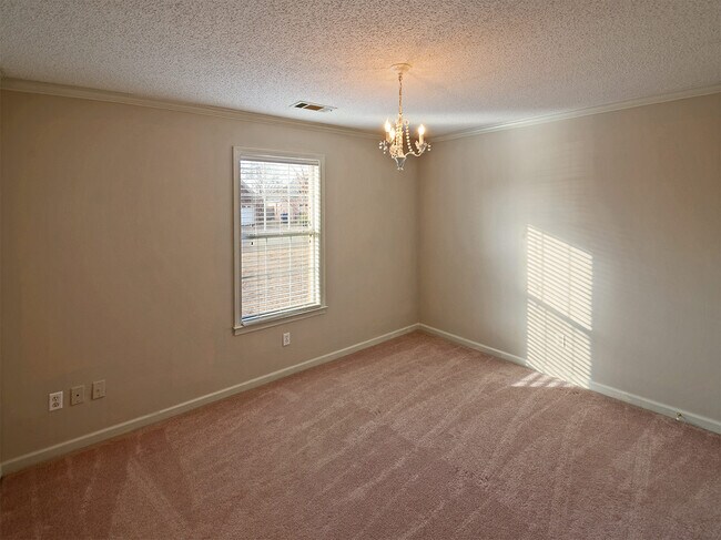 Building Photo - 3 bed, 2 bath in Arlington/Lakeland area