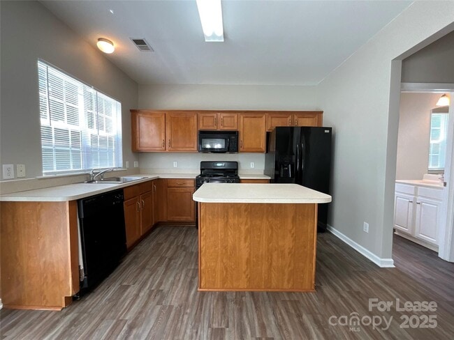 Building Photo - 2111 Arbor Vista Dr