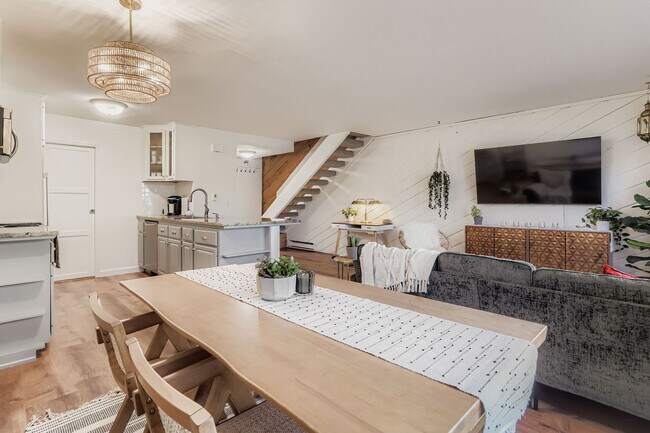 Building Photo - Idyllic West Boulder 2BDR Furnished Home