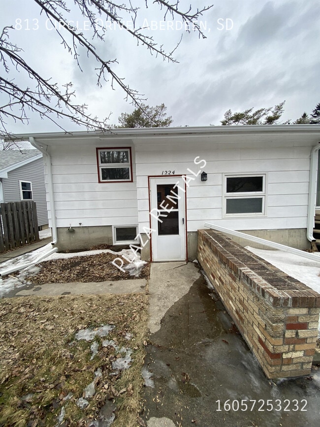 Primary Photo - 1224 Lloyd St N