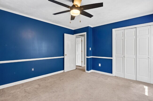 Building Photo - 636 N Wilkinson Dr
