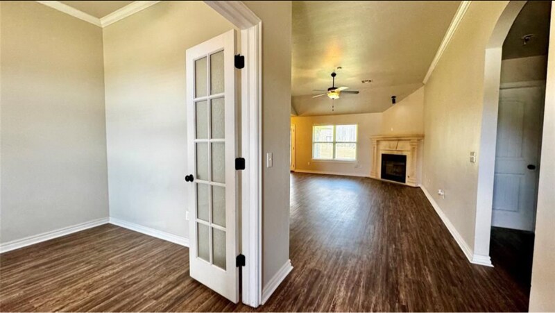 Building Photo - 1328 Ridgeway Dr