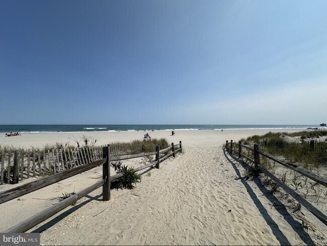 Building Photo - 12 N Swarthmore Ave