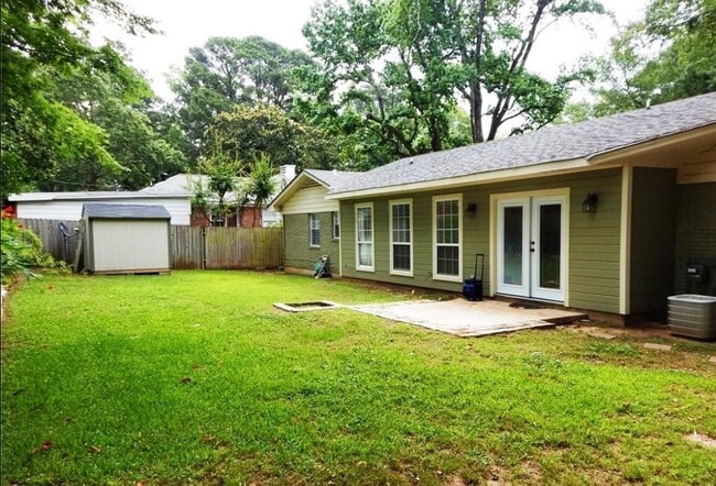 Building Photo - 776 Thora Blvd