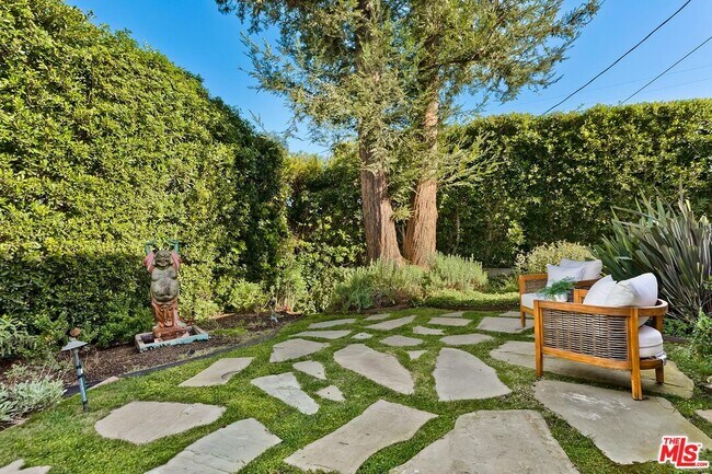 Building Photo - 2841 Montcalm Ave