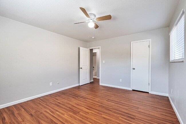 Building Photo - 5339 S Elati St