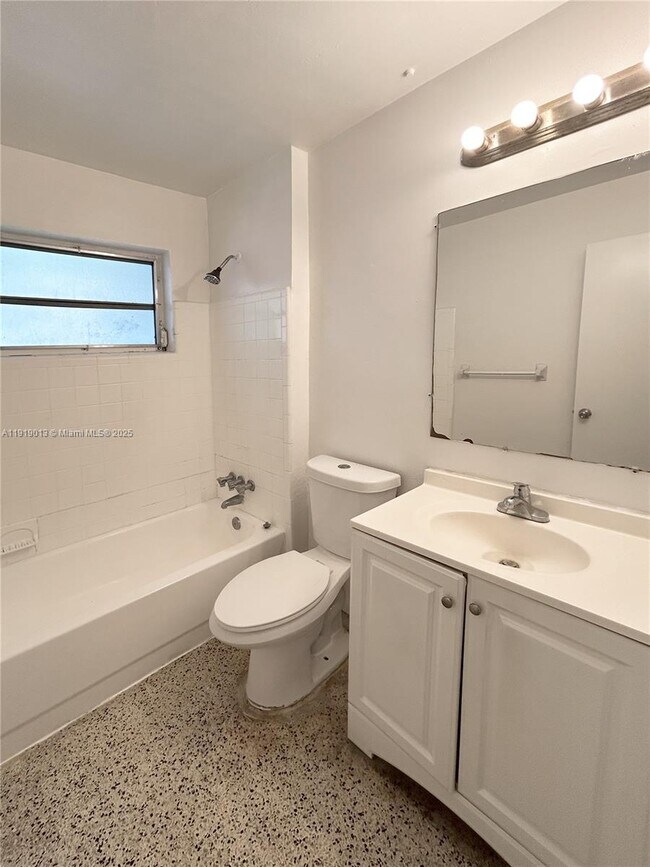 Building Photo - 699 NE 86th St