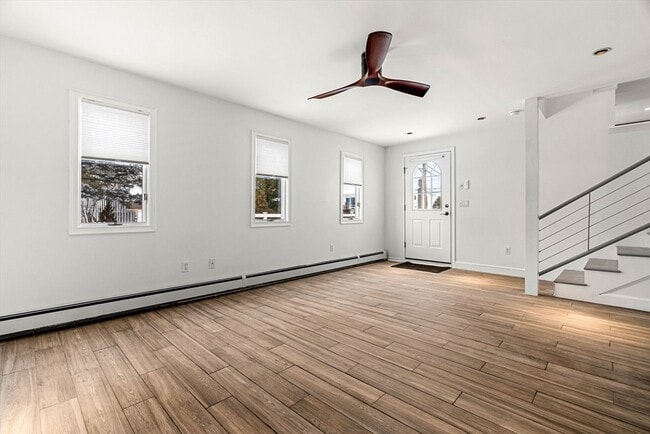 Building Photo - 5 I St