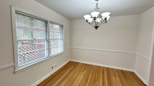Building Photo - 1476 Lively Ridge Rd NE