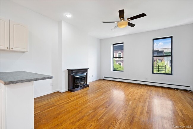 Building Photo - 118 W 136th St