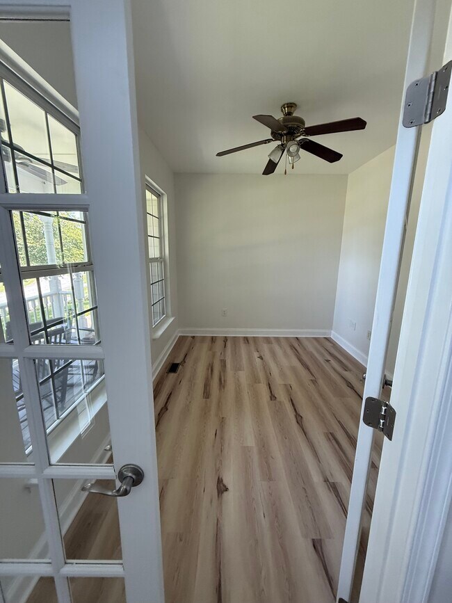 Building Photo - 40883 Meadow Vista Pl