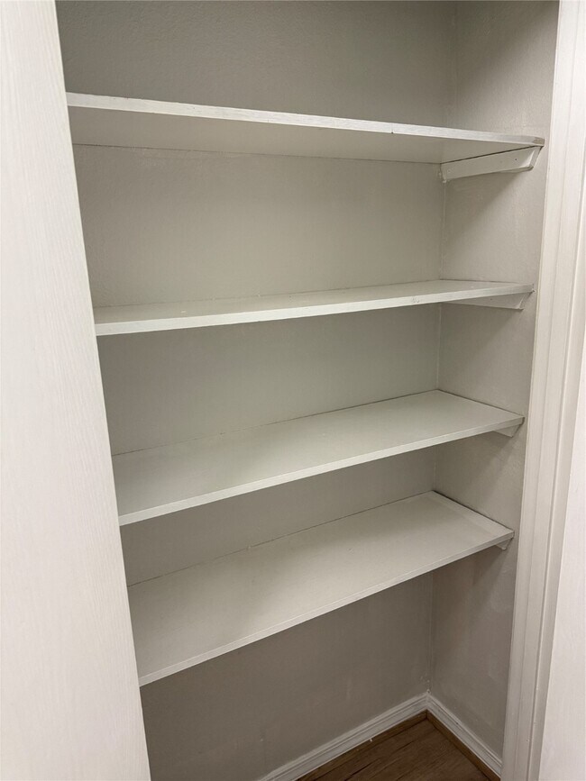 Building Photo - 2501 Gulf Fwy