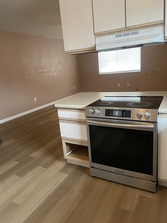 Building Photo - 722 Cedar St