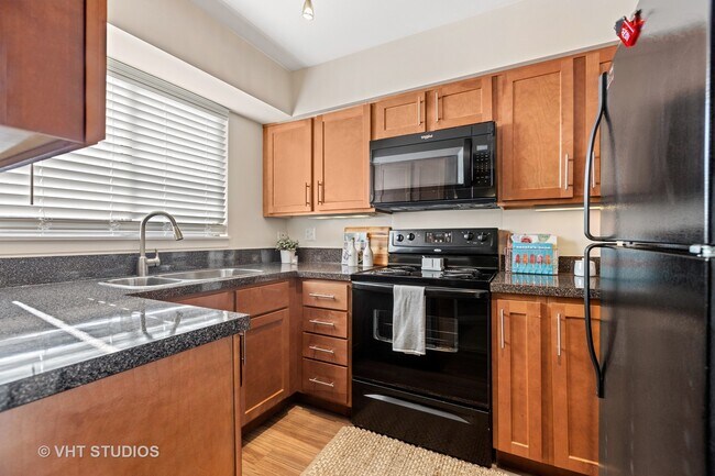 Building Photo - 1601 Westminster Dr
