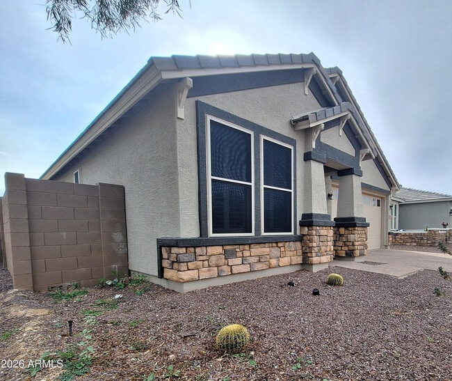 Building Photo - 18541 W Mescal St