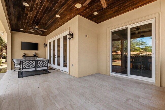 Building Photo - 4319 Sunset Beach Cir