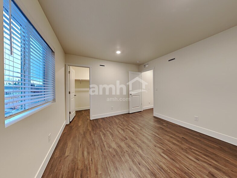 Building Photo - 20012 43rd Ave E