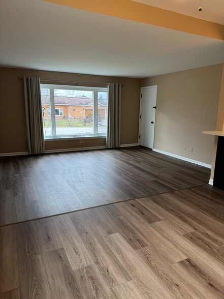 Building Photo - 9731 S 90th Ave