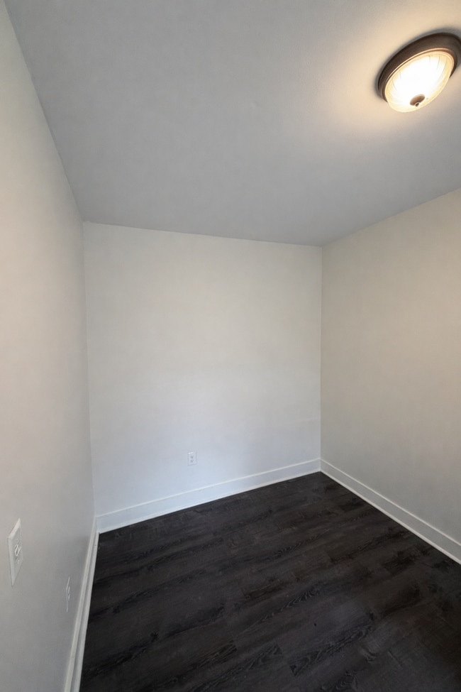 Building Photo - 52 N Dewey St