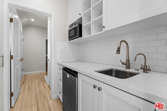 Building Photo - 9683 W Olympic Blvd