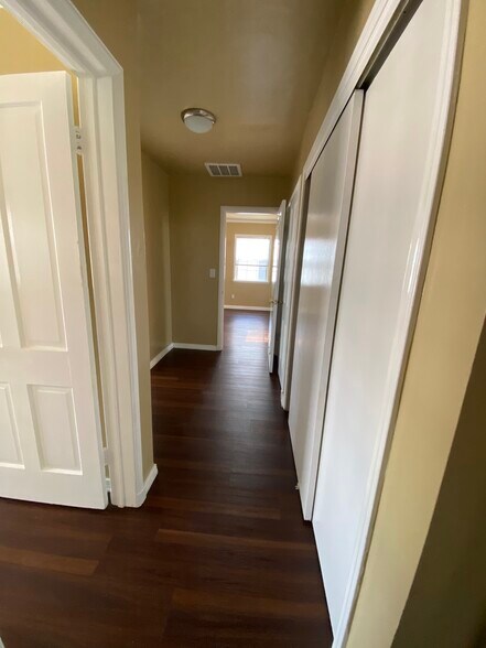 Building Photo - 2019 S Longwood Ave